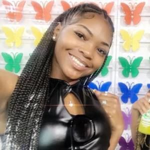 Meet your Posher, Laysia